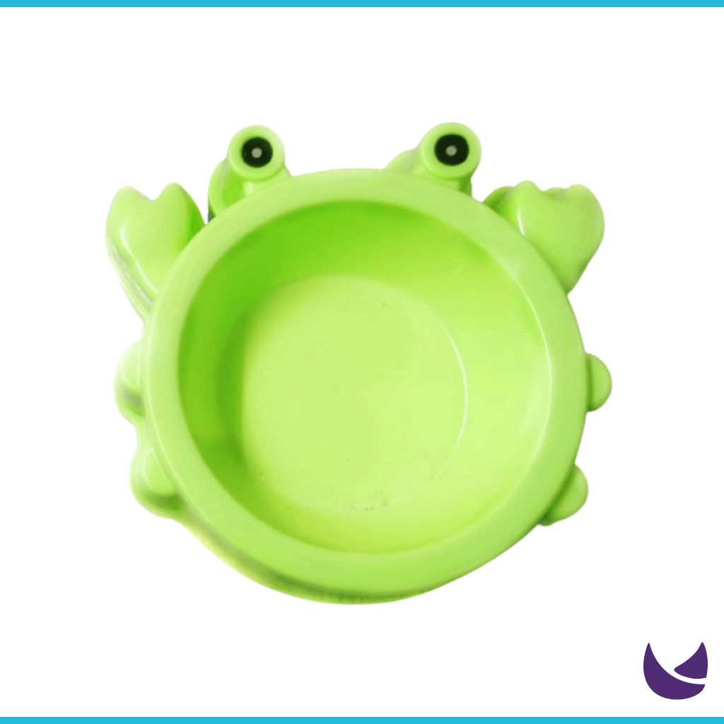 Green crab-shaped food bowl for pets